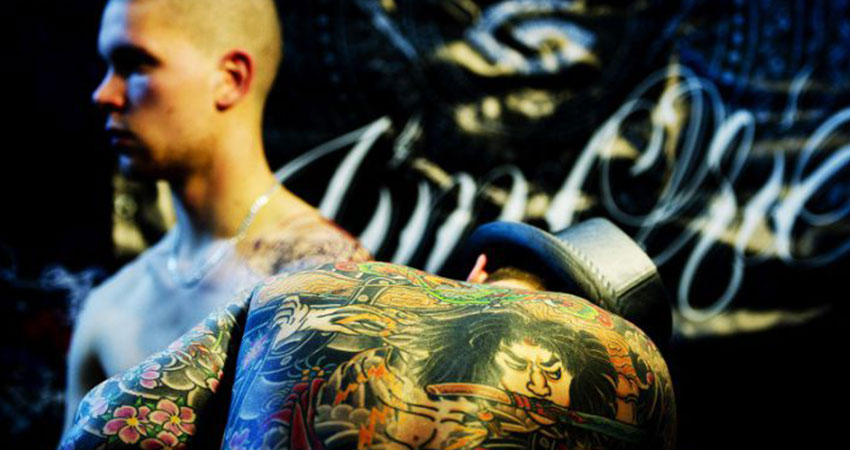 Metronieuws - Kale Rotterdamse mannen aan de stoppeltattoo